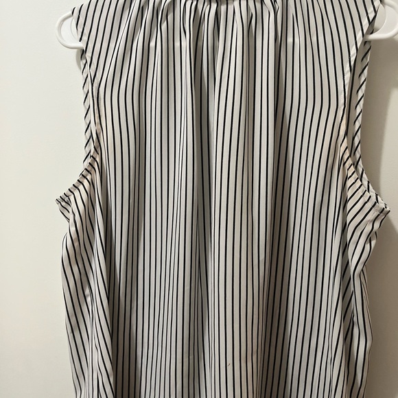 Worthington Medium Sleeveless turtleneck ruffle blouse - Picture 5 of 5